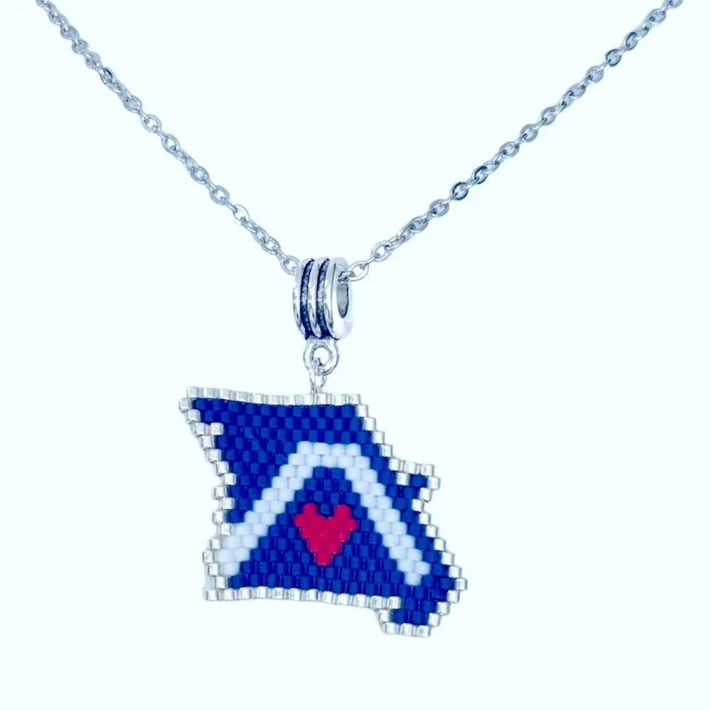 Handcrafted handwoven beaded State of Missouri pendant necklace w/ St Louis Arch - Picture 1 of 6